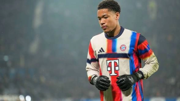 Kiper Bayern Munich yang berusia 16 tahun Leonard Prescott berpeluang menjalani debut sensasional jelang laga Liga Champions melawan Atalanta. dok/bayernmunich