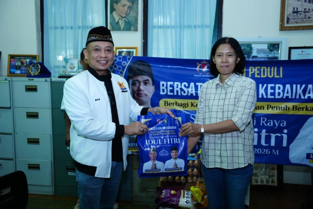 KADIN Indonesia melalui Andi Yuslim Patawari menyalurkan bantuan sembako ke Panti Asuhan Vincentius Putra di Jakarta.