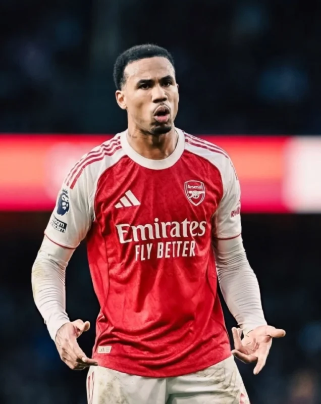 Bek Arsenal Gabriel Magalhães ditarik dari skuad Brasil akibat cedera lutut usai final Carabao Cup. dok/arsenal