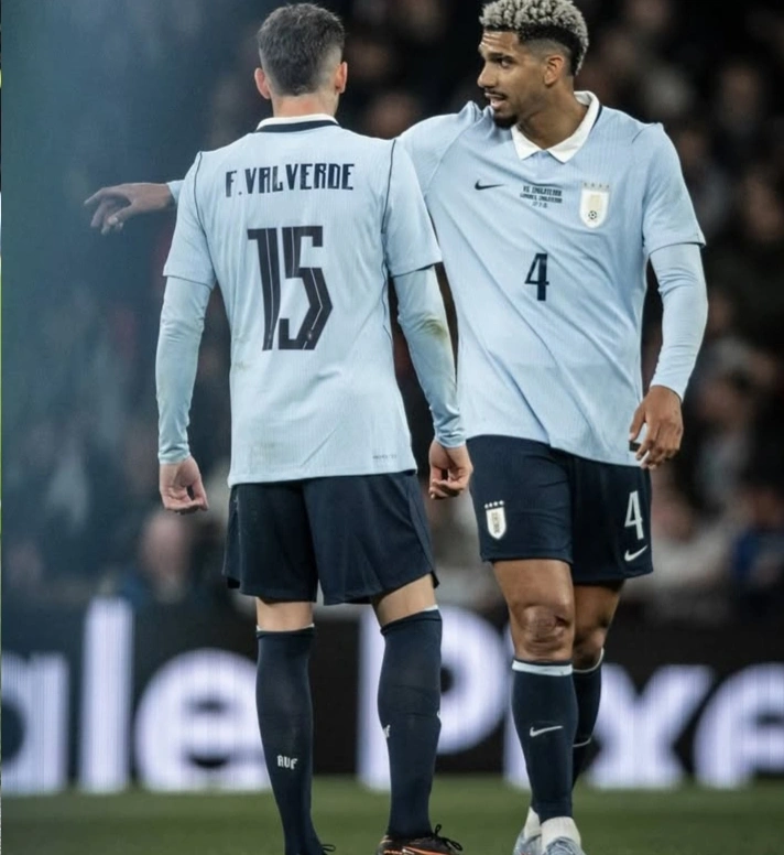 Tim nasional Uruguay dengan dua kapten di Real Madrid dan Barcelona. Dok/cfuruguay