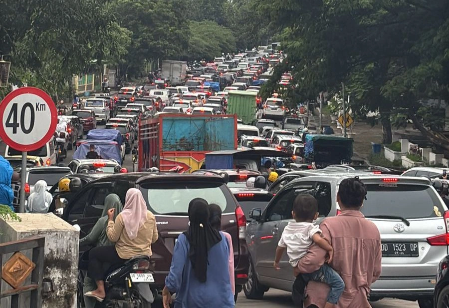 Kemacetan di Poros Jeneponto menuju Makassar