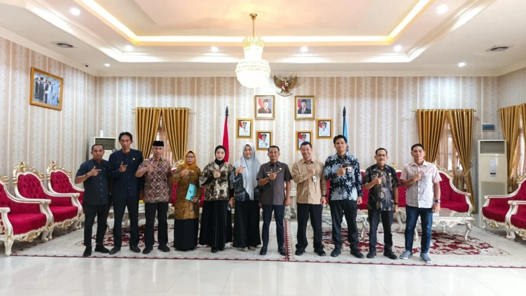 Kepala BBPOM Makassar bertemu Bupati Bone Andi Asman Sulaiman untuk memperkuat pengawasan obat, makanan, dan kosmetik serta mendukung legalitas produk UMKM di Kabupaten Bone