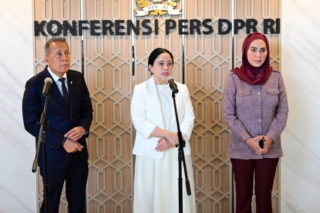 Ketua DPR RI, Puan Maharani saat ditemui awak media di Kompleks Parlemen (1)