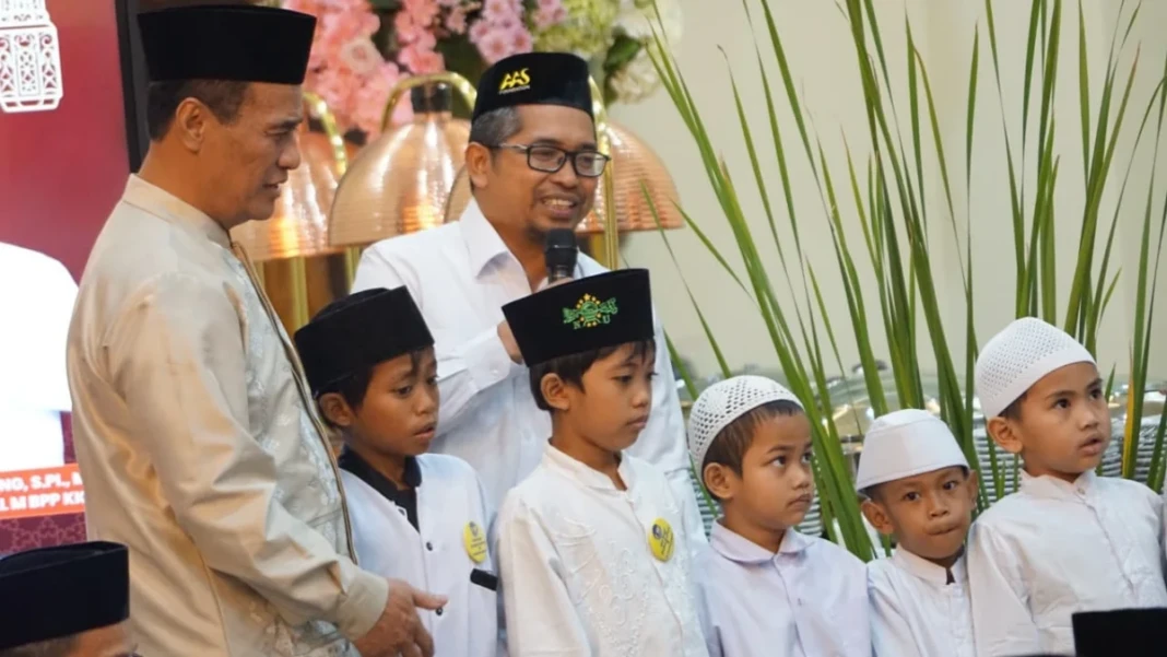 Ketua Umum BPP KKSS, Andi Amran Sulaiman, dalam kegiatan Buka Puasa Bersama dan Peringatan Nuzulul Qur’an di kediaman pribadinya, kawasan Kalibata, Jakarta, Sabtu.
