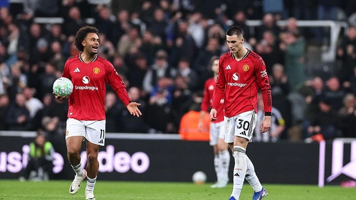 Manchester United kalah 2-1 dari Newcastle United