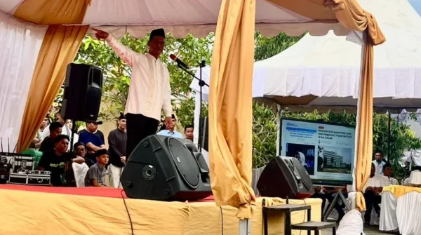 Mentan Amran saat berbuka puasa di kediamannya di Bone