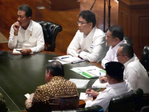 Menteri Pertanian Andi Amran Sulaiman menghadiri pertemuan bersama menteri Kabinet Merah Putih yang digelar Presiden RI Prabowo Subianto di kediaman pribadinya di Hambalang, Bogor, Jawa Barat, Senin