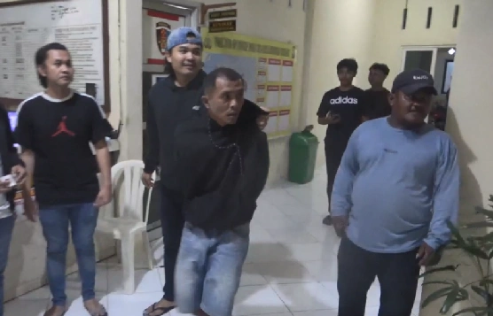 Pelaku penyiraman air keras ke mantan pacarnya gegara ajakan balikan ditolak. Dok. Istimewa.