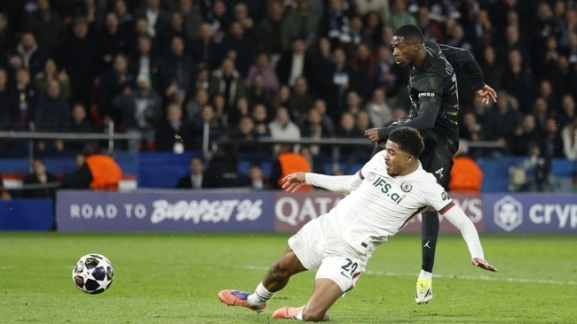PSG menyarangkan lima gol ke gawang Chelsea pada leg pertama 16 besar Liga Champions