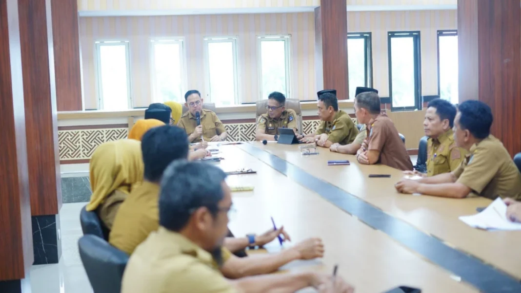 Rapat teknis Tim Pengendalian Inflasi Daerah (TPID) Kabupaten Bone bertempat di Ruang Rapat Pimpinan Kantor Bupati Bone, Selasa (3:3:2026)