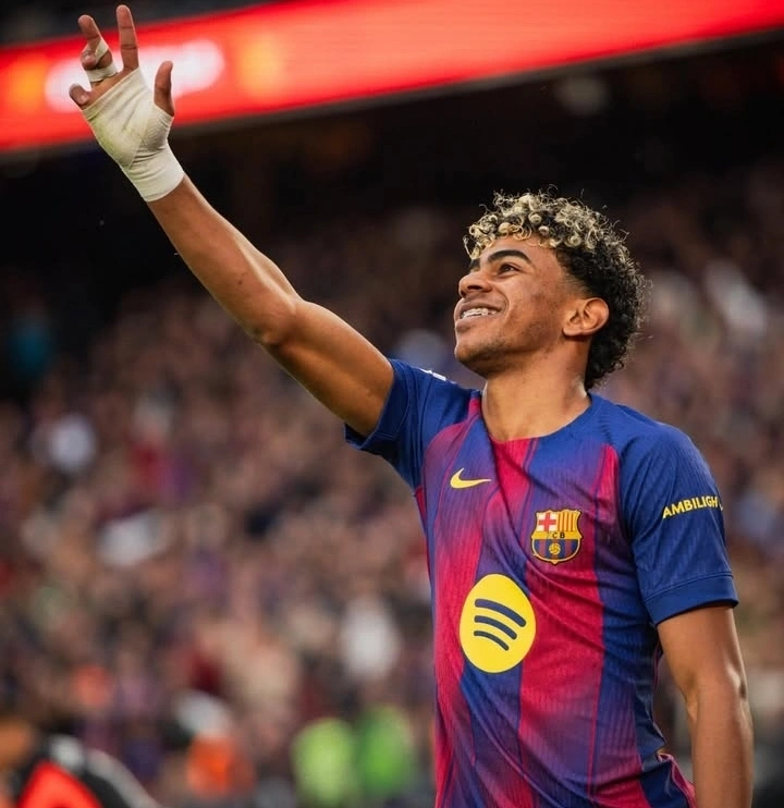 Bintang Barcelona, lamine Yamal cetak hattrick untuk menaklukkan Villarreal 4-1 pada pekan ke-26 LaLiga. dok/barcelona