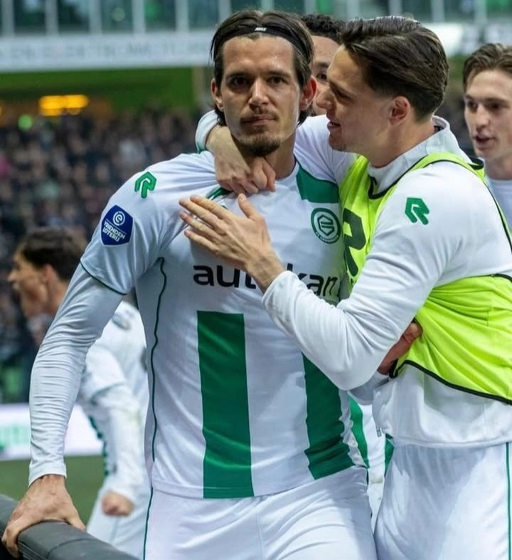 Hasil pertandingan Eredivisie FC Groningen vs Ajax Amsterdam berakhir 3-1 dengan dua gol Oskar Zawada.