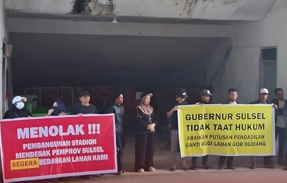 Demo ahli waris mendesak Pemprov segera menyelesaikan ganti rugi pembebasan lahan Stadion Sudiang. Dok/psminfo