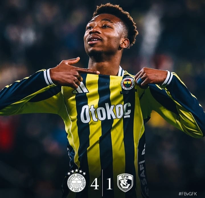 Fenerbahce tampil dominan dan menundukkan Gaziantep 4-1 pada pekan ke-27 Liga Turki. dok/fenerbache