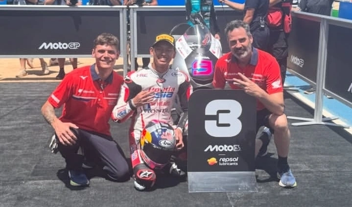 Veda Ega Pratama Podium Moto3 Brasil 2026 – Sejarah Baru Indonesia