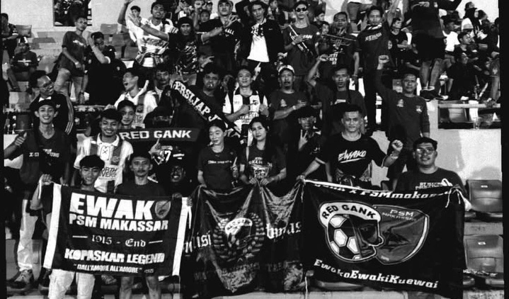 Suporter Red Gank mendesak perombakan total manajemen. dok/redgank