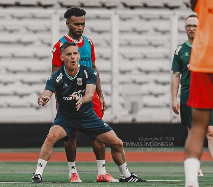 Pelatih Timnas Indonesia, John Herdman pada sesi latihan timnas Indonesia. dok/timnasindonesia