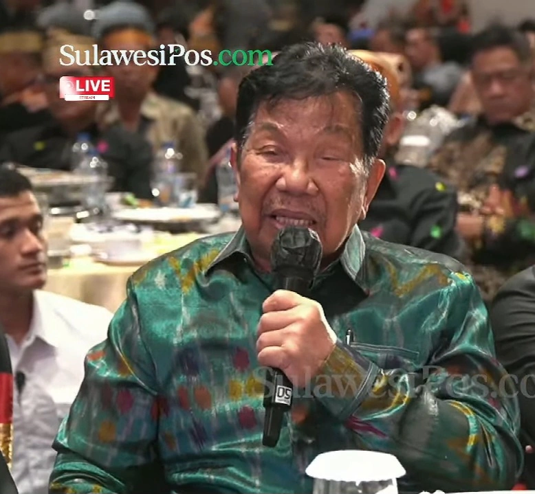 Tokoh nasional Aksa Mahmud dalam acara PSBM XXVI di hotel Claro, Makassar. foto: Tangkapan latar live streaming SulawesiPos.com