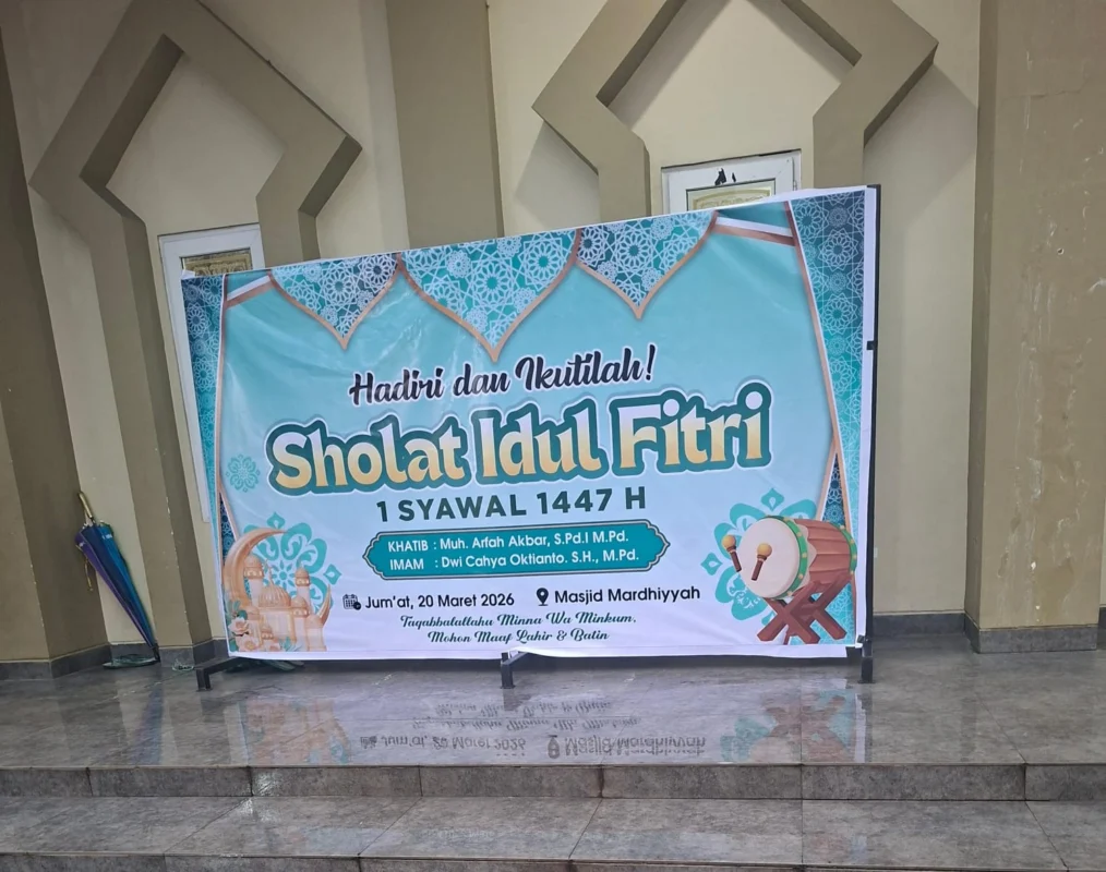 Spanduk pengumuman salat ied
