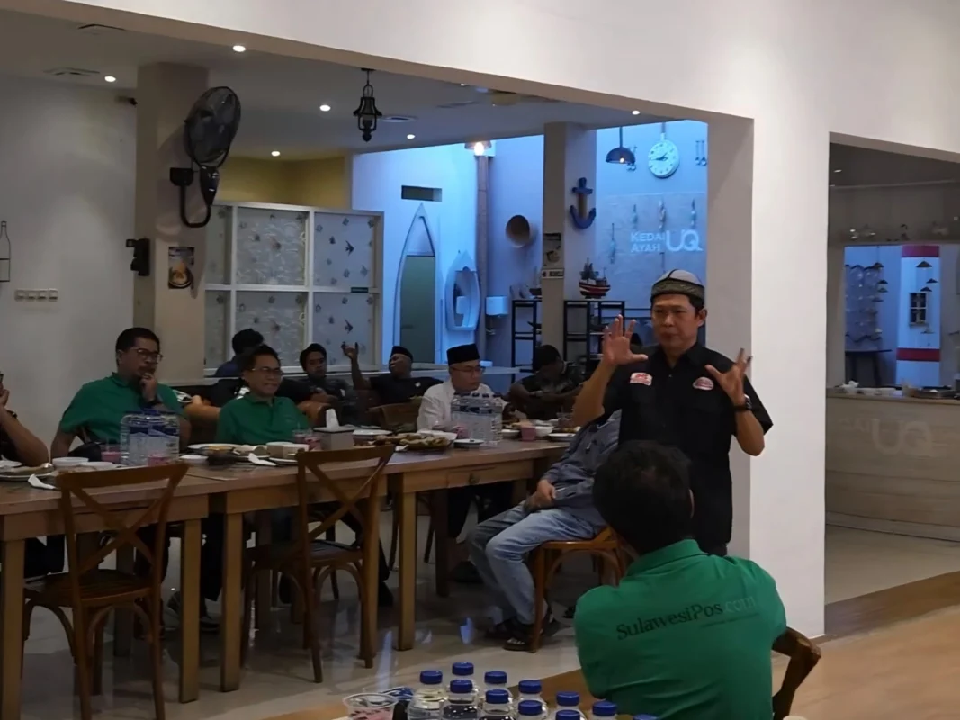 Suasana buka puasa bersama dewan pembaca SulawesiPos.com