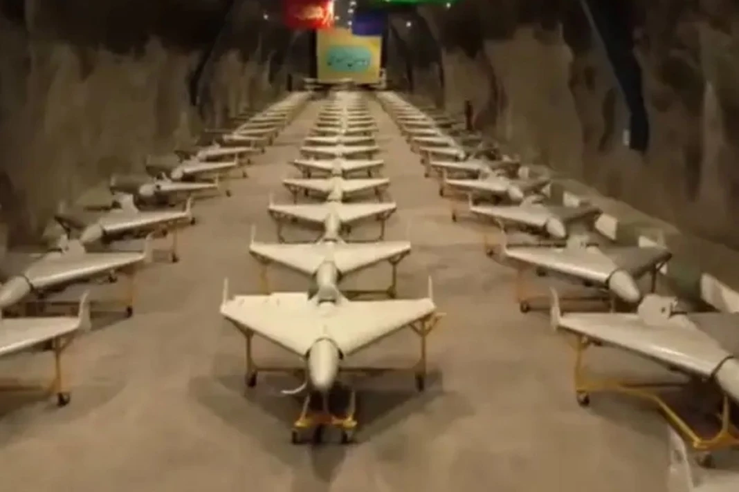 Tangkapan layar rekaman bunker bawah tanah yang dipenuhi deretan drone tempur milik Iran dipaemerkan oleh televisi Iran Fars setelah serangan AS dan Israel dalam operasi gabungan, Sabtu
