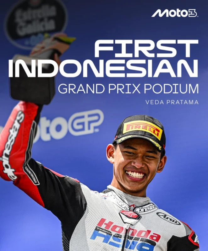 Veda Pratama Angkat Piala Moto3