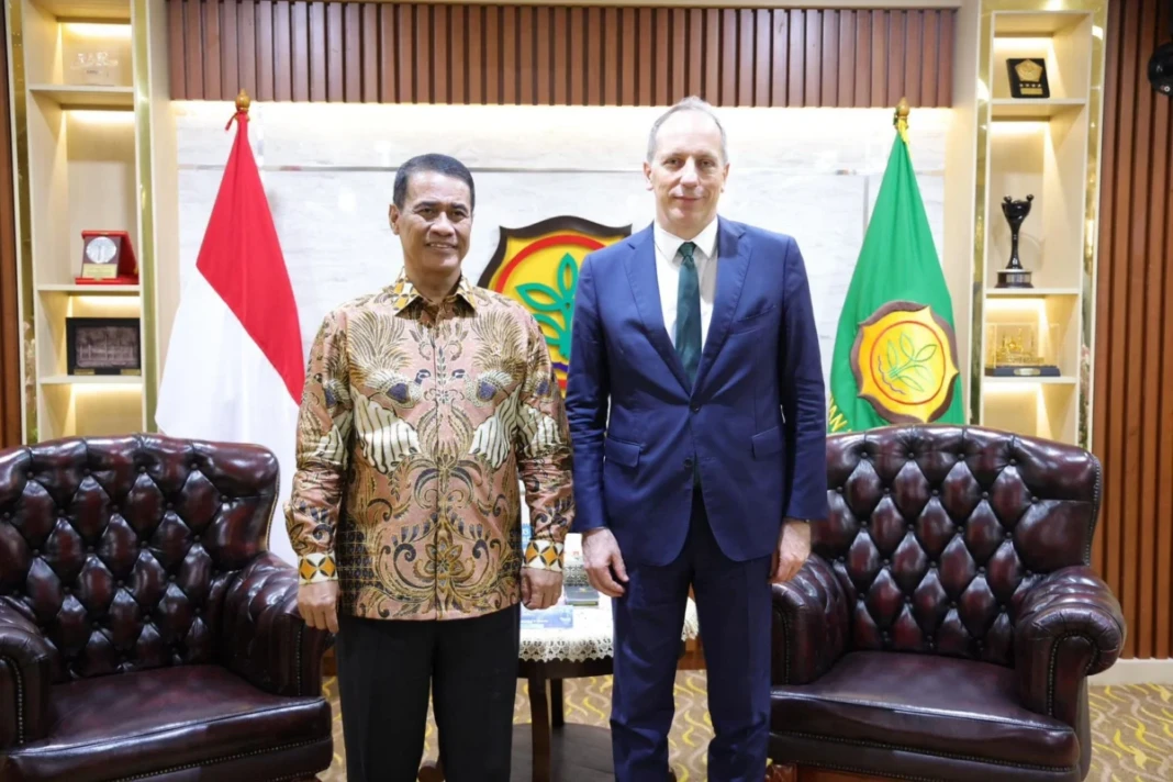 Menteri Pertanian RI, Andi Amran Sulaiman dengan Duta Besar Prancis untuk Indonesia, Fabien Penone saat bertemu di Kantor Kementerian Pertanian, Selasa (10/3/2026).