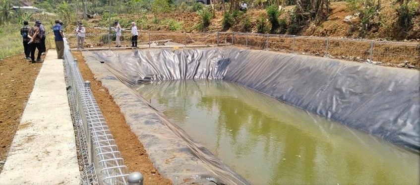 Embung penampung air menjadi solusi Kementan untuk penyediaan cadangan air bagi pertanian saat musim kemarau.