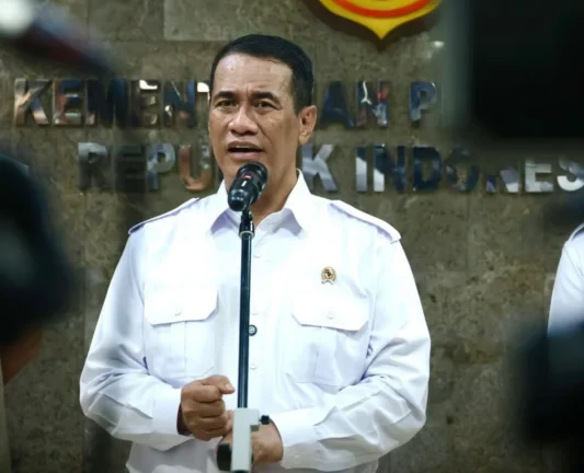 Menteri Pertanian RI, Andi Amran Sulaiman usai rapat hilirisasi bersama BUMN Pangan di Kantor Pusat Kementan, Jakarta, Senin (30/3/2026).