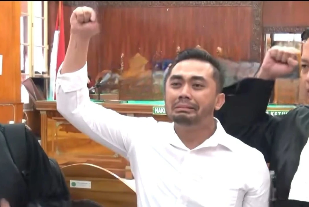 Amsal Sitepu dinyatakan bebas.