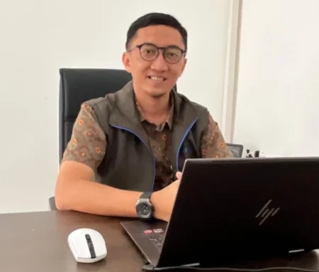 Andi Iskandar Zulkarnaen, Pimpinan Cabang Perum Bulog Bone