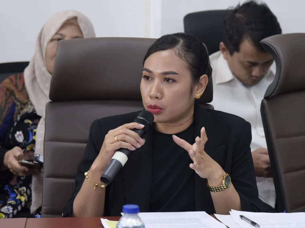 Anggota Komisi XII, Cheroline Chrisye Makalew