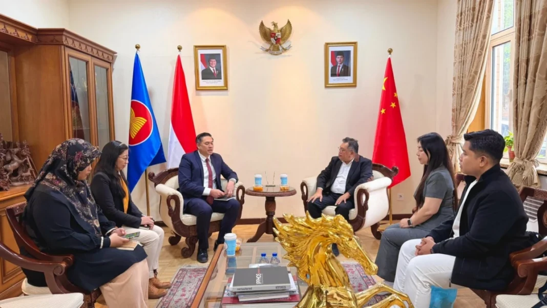 Bupati Takalar, Mohammad Firdaus Daeng Manye, melakukan kunjungan resmi ke Kedutaan Besar Republik Indonesia (KBRI) di Beijing, China