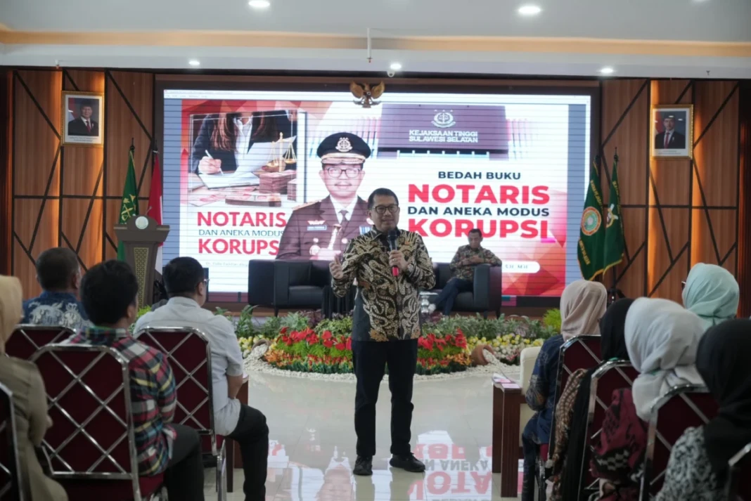 Kajati Sulsel Didik Farkhan dalam kegiatan Bedah Buku Notaris dan Aneka Modus Korupsi