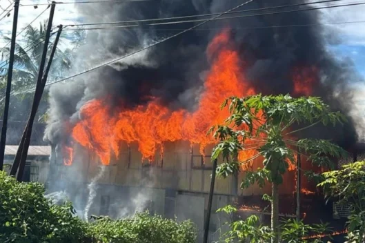 Kebakaran di Dusun Lampoko, Desa Lampoko, Kecamatan Balusu, Kabupaten Barru menghanguskan dua rumah