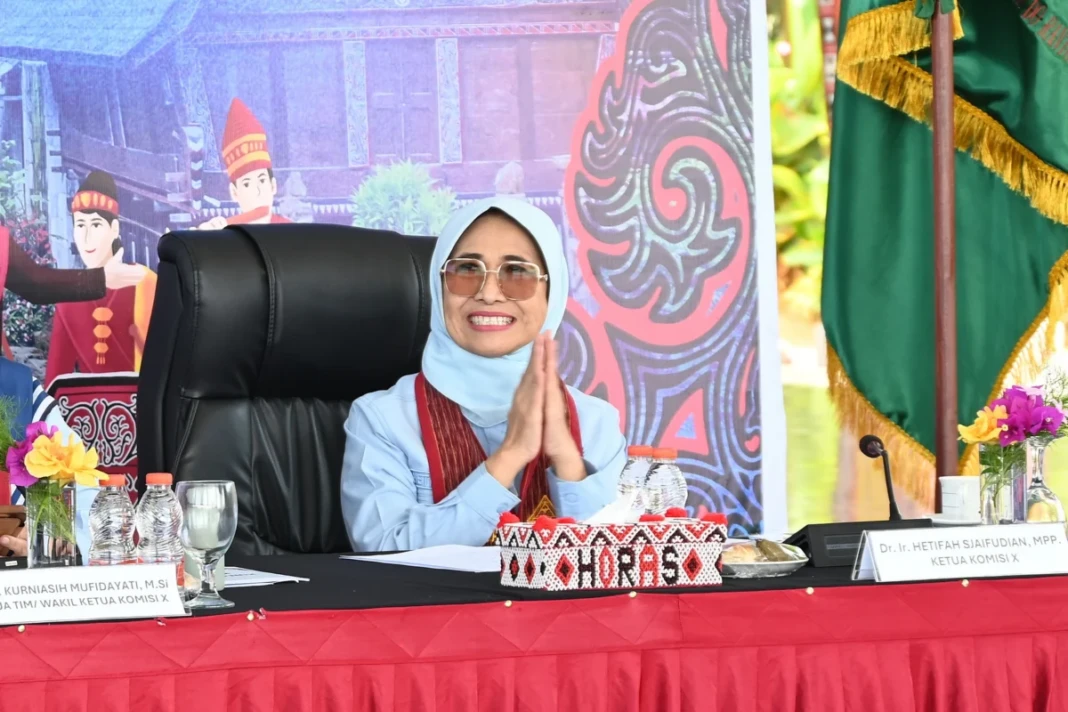 Ketua Komisi X DPR RI, Hetifah Sjaifudian, dalam Kunjungan Kerja Reses Komisi X di Toba, Sumatera Utara, Rabu (22/04/2026)