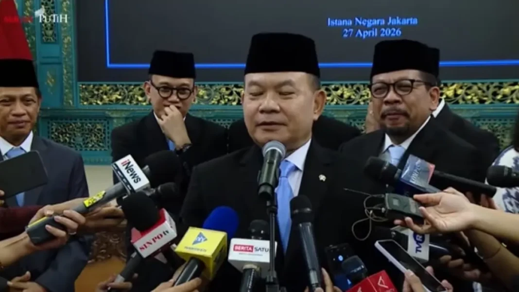 Mantan Kepala Staf TNI Angkatan Darat (KSAD) Dudung Abdurachman resmi dilantik sebagai Kepala Staf Kepresidenan (KSP) oleh Presiden Prabowo Subianto di Istana Negara, Jakarta, Senin (27/4/2026).