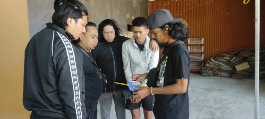 Pelaku dan barang bukti yang diamankan 