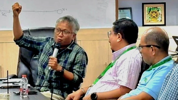 pemimpin-redaksi-tribun-timur-nur-thamzil-thahir