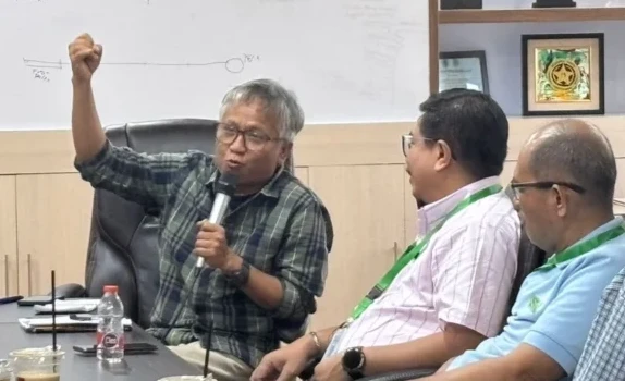 Pemimpin Redaksi Tribun Timur, Nur Thamzil Thahir