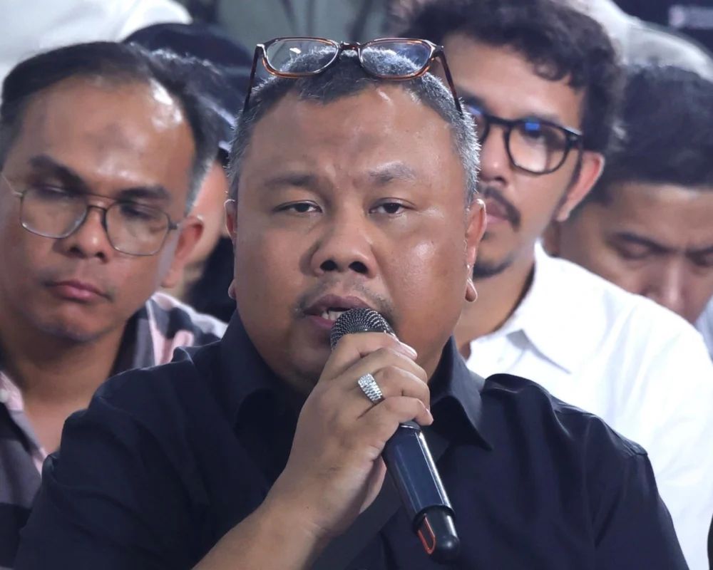 Pengamat Komunikasi Publik, Hendri Satrio