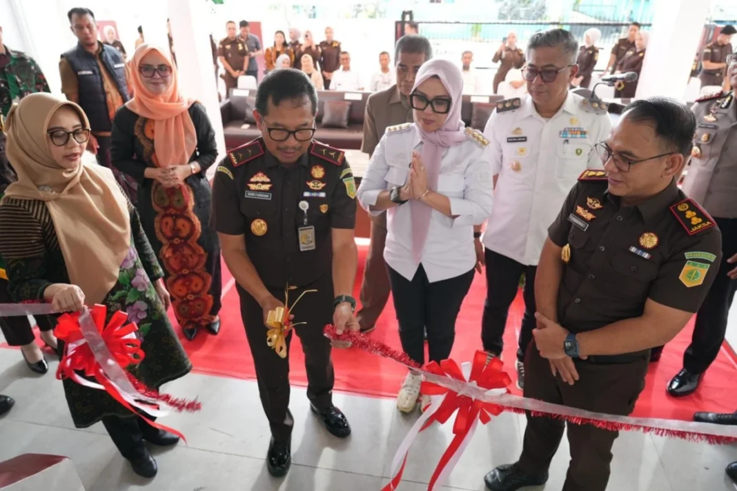 Peresmian mes pegawai Kejaksaan Barru