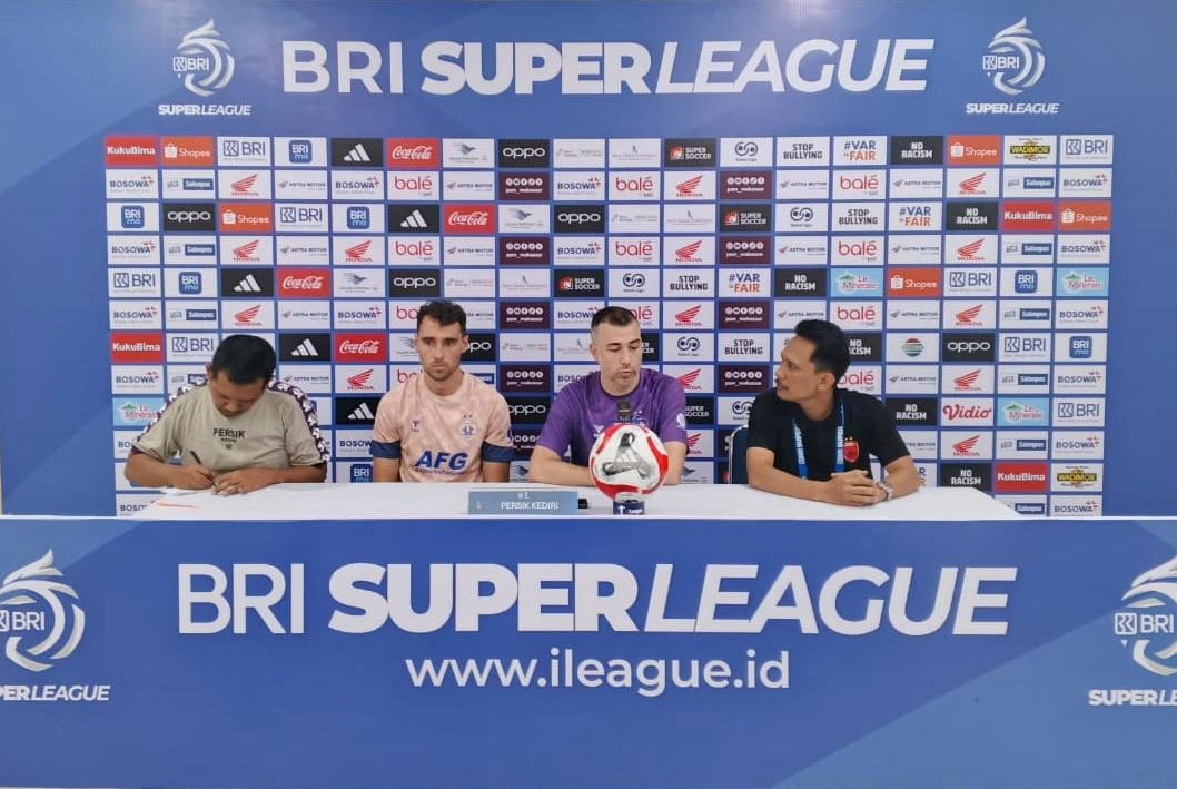 Persik Kediri bersiap menantang tim tuan rumah PSM Makassar di Stadion Gelora BJ Habibie, Parepare, Kamis besok (234).