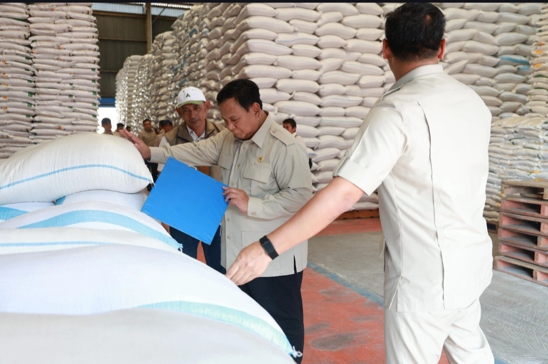Presiden Prabowo di Gedung Bulog Danurejo