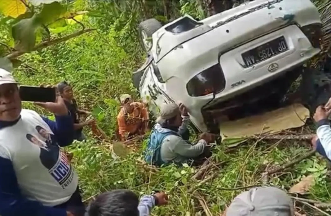 Satu keluarga kecelakaan tunggal di Jalan Poros Trans Sulawesi, Enrekang