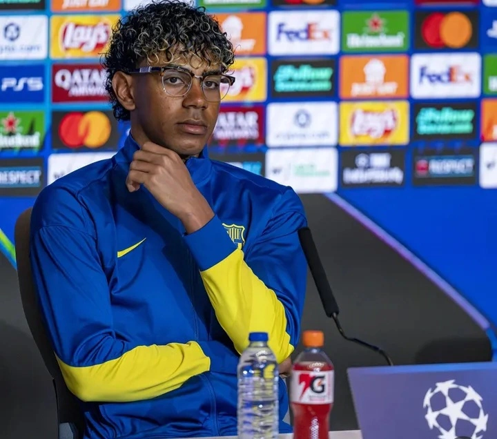 Pemain Barcelona, Lamine Yamal menegaskan Barcelona siap berjuang hingga akhir demi comeback dalam konferensi pers jelang laga leg kedua vs Atletico Madrid di liga Champions. dok/uefa