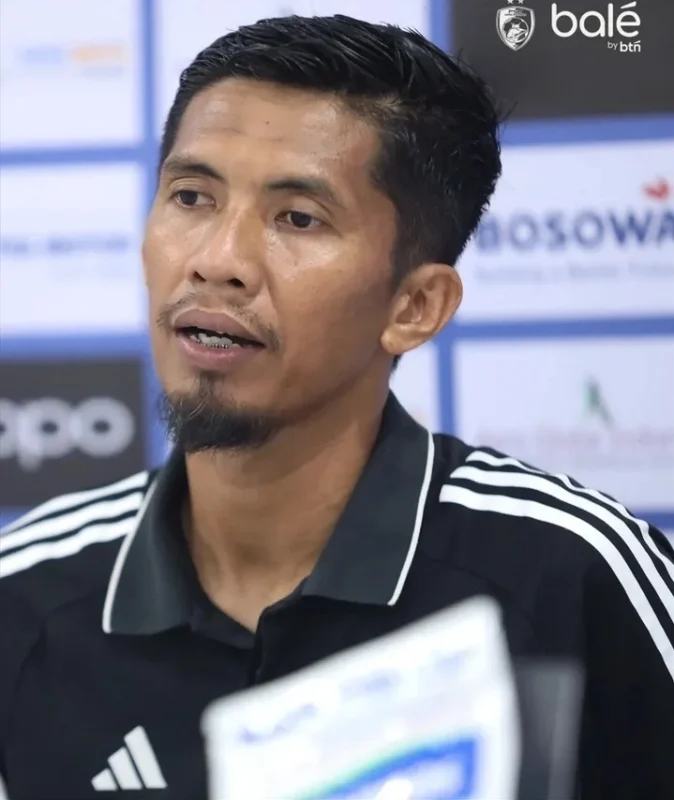 Pelatih PSM Makassar, Ahmad Amiruddin pada konferensi pers setelah laga PSM Makassar vs Borneo FC. dok/psm_makassar