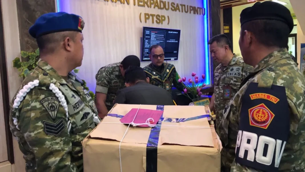 Serah terima berkas perkara kasus penyiraman air keras Andrie Yunus