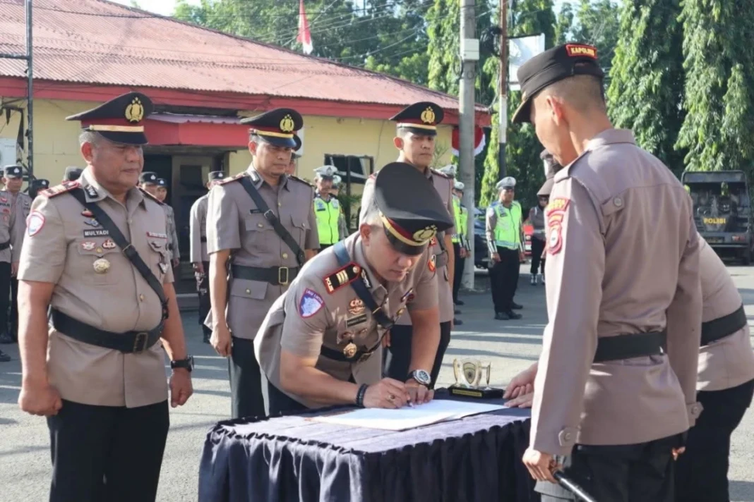 Serah terima jabatan di Mapolres Bone, Jumat (10:4:2026)