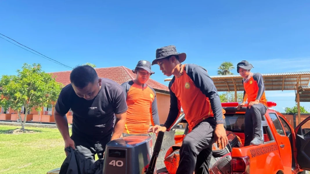 Tim SAR dikerahkan untuk melakukan operasi pencarian terhadap nelayan yang hilang di Tanjung Pallette